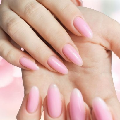 UÑAS DE GEL Y ACRÍLICO