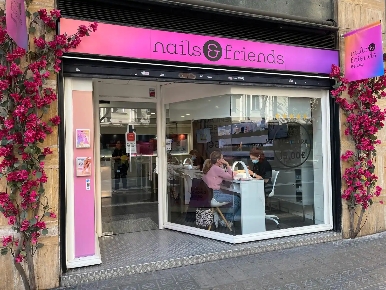 Centro de uñas en Sagrada Familia, Barcelona