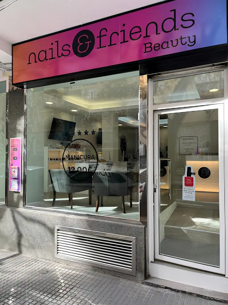 Manicure in Cádiz
