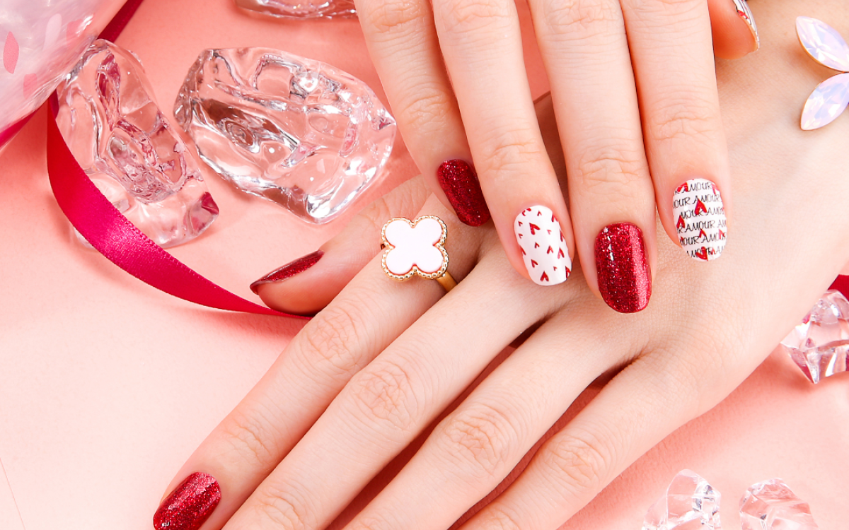 NOVES TENDENCIES EN MANICURA I UNGLES